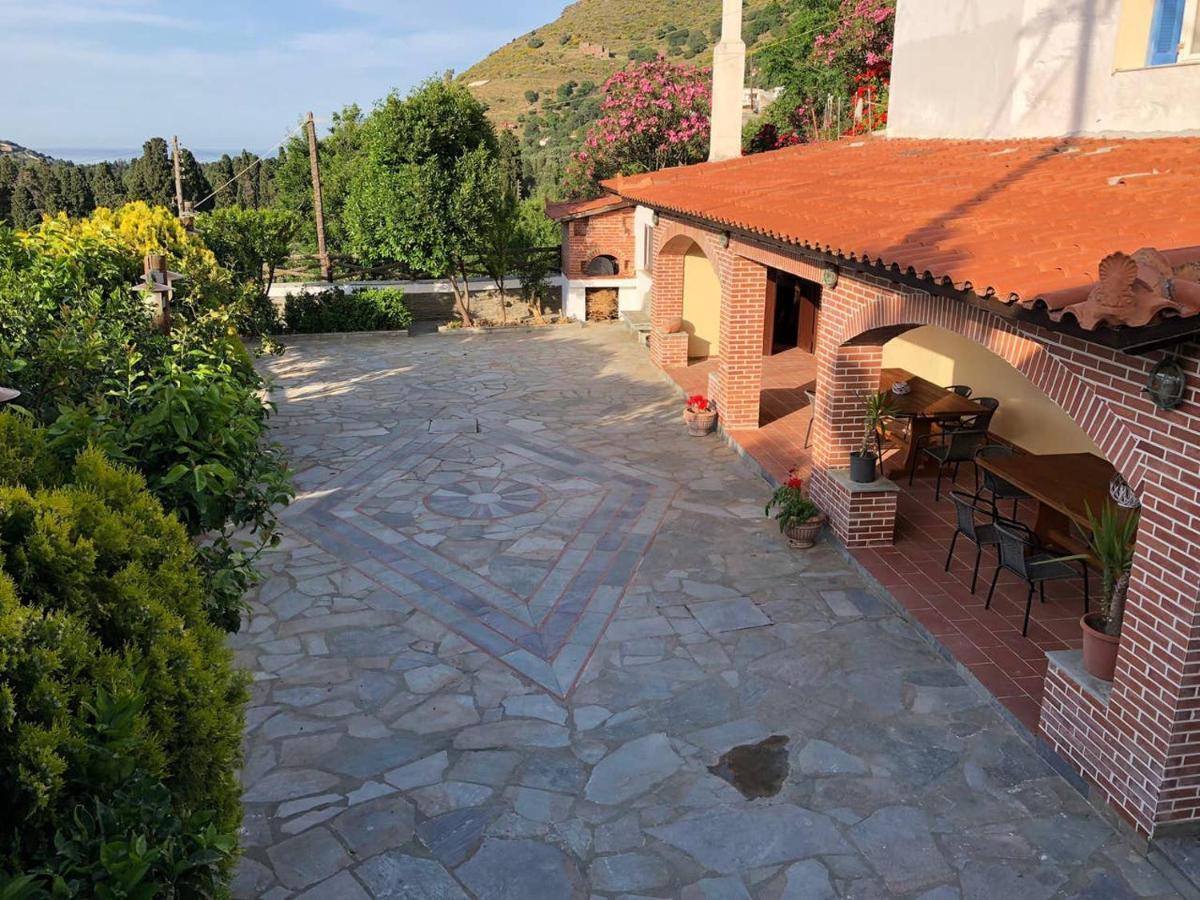 Chill Out Studio In The Leafy Livadia Village Экстерьер фото